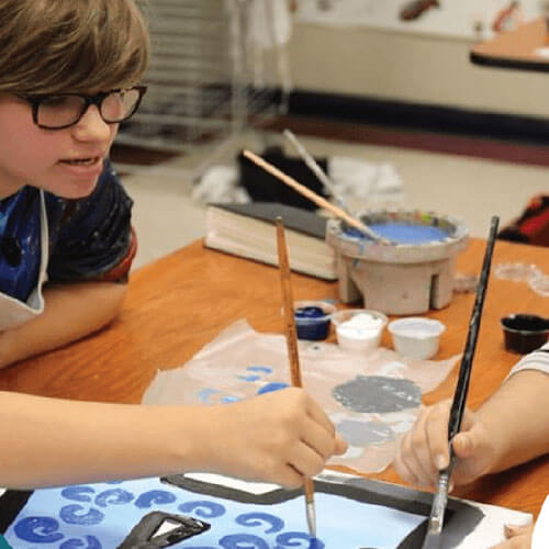 student painting