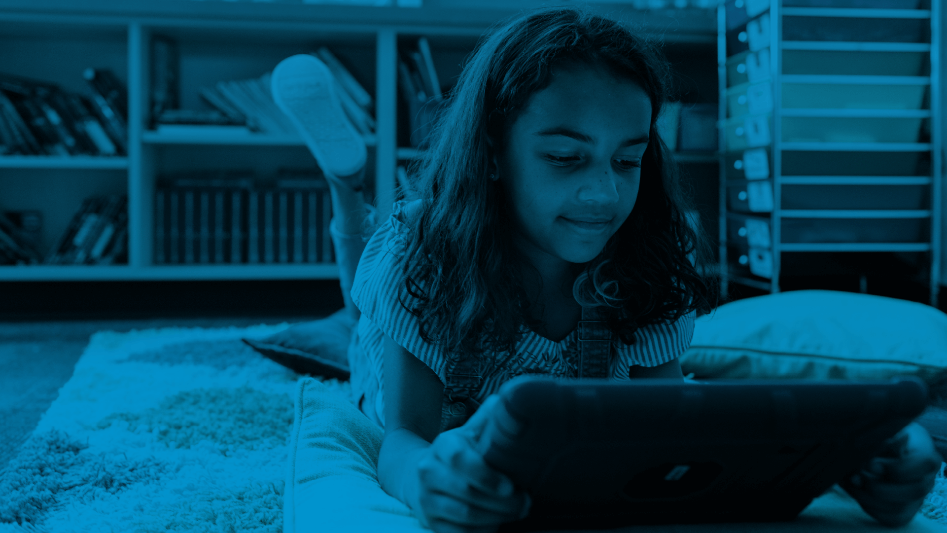 A student using Canvas on tablet