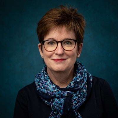 Dr. Danielle Wozniak headshot