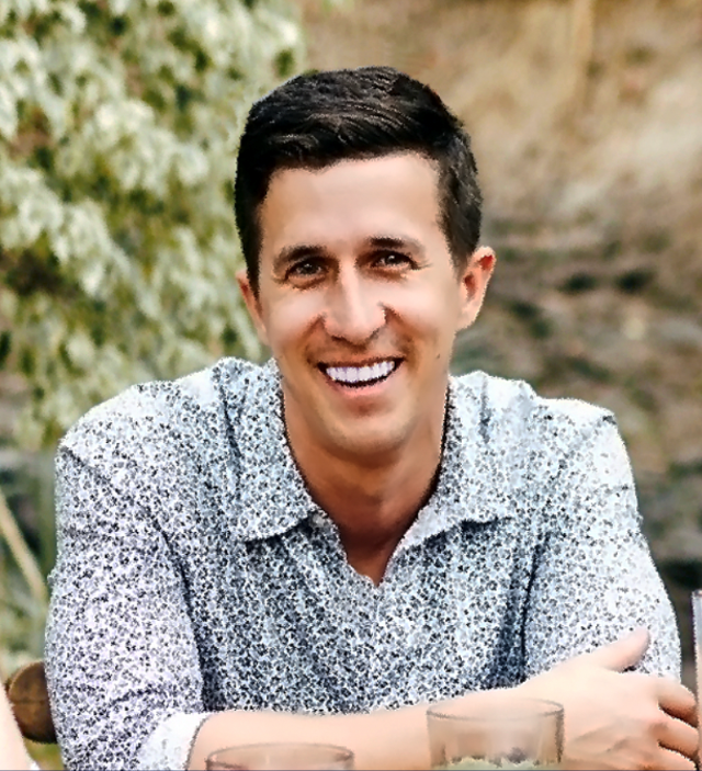 Russell Teter Headshot