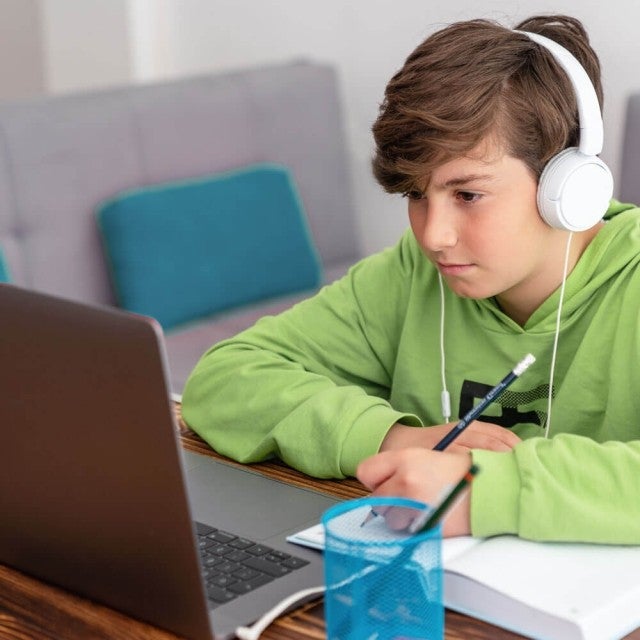 student taking a quiz using Canvas Studio